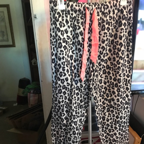 Medium Soft Cheetah Print Pajama Pants - Picture 1 of 8
